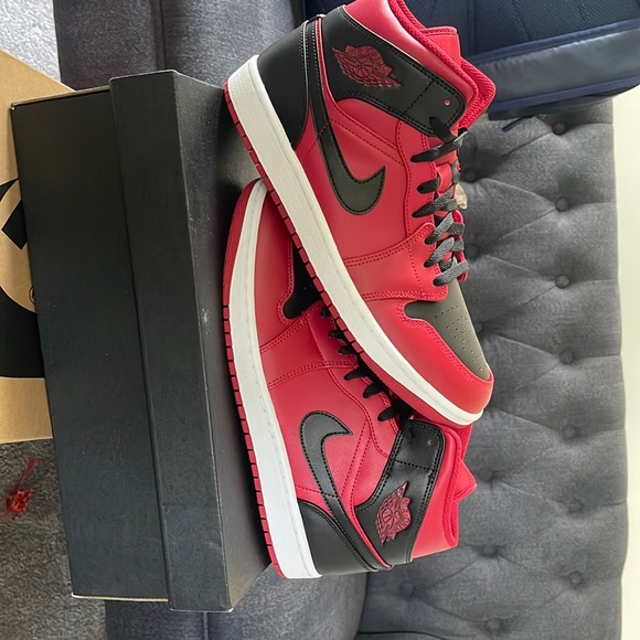 Jordan Other - Air Jordan 1 MID Gym Red / Black White Size 10